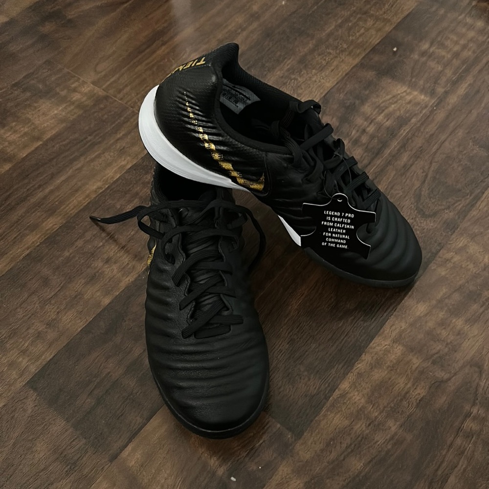Brand new without box! Nike turf Nike Tiempo Legend 7  AH7249-077